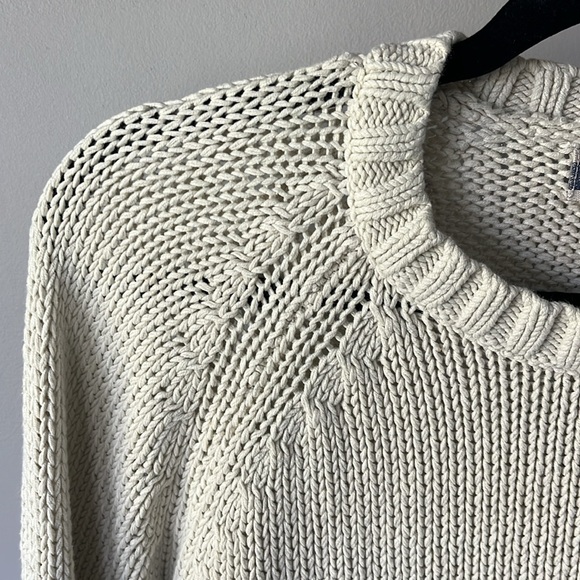 GAP 2002 Cream Knit Sweater - Picture 2 of 6